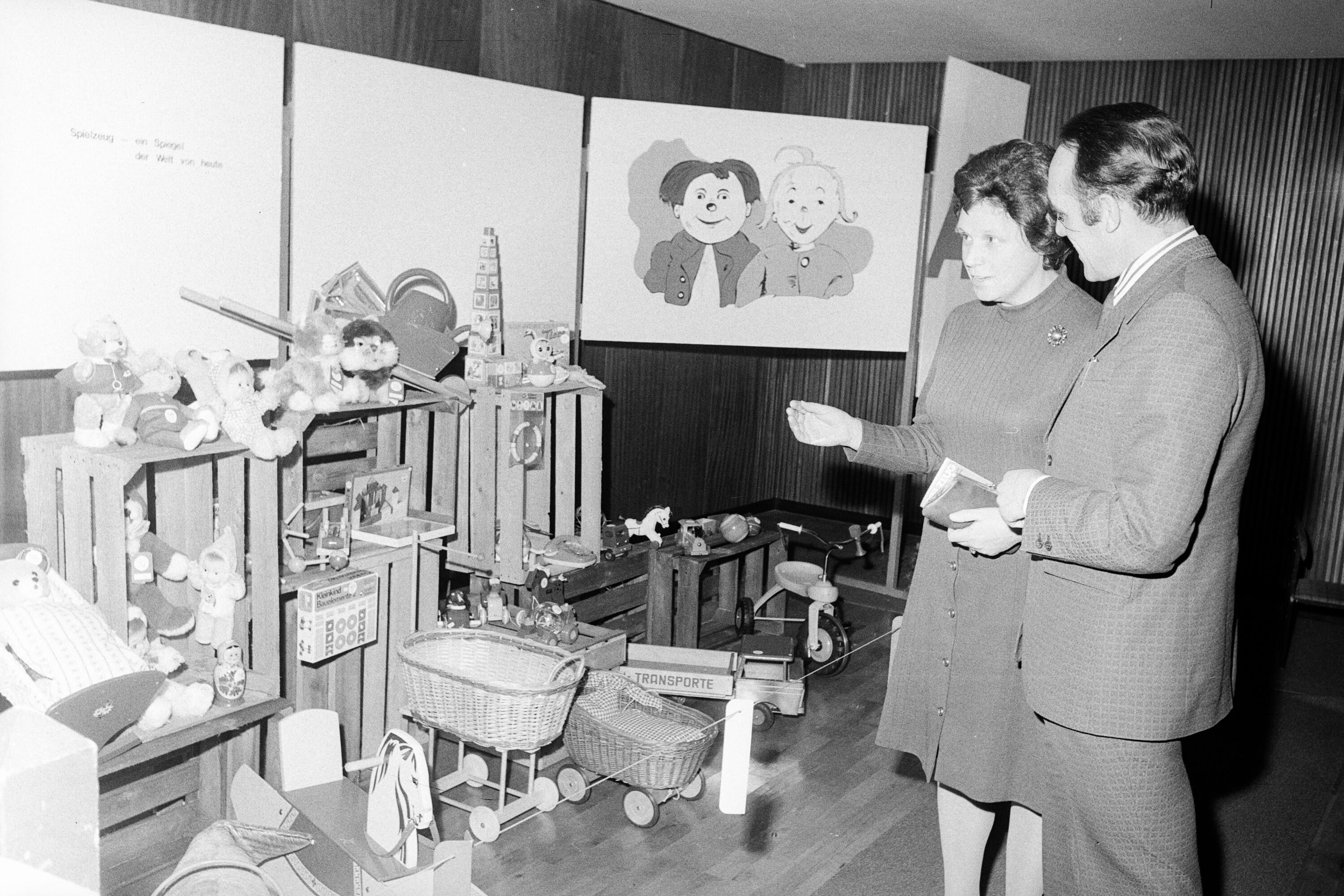 Spielzeugausstellung im Gewerkschaftshaus in Bregenz></div>


    <hr>
    <div class=