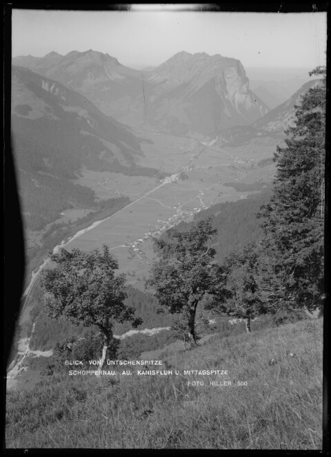 Blick von Üntschenspitze Schoppernau, Au, Kanisfluh und Mittagspitze
