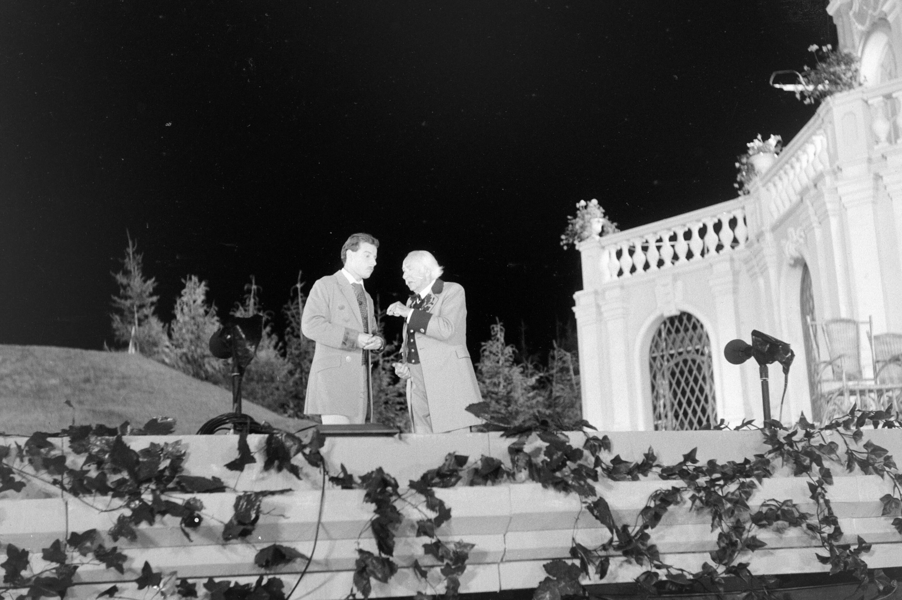 Aufführung von Der Vogelhändler auf der Seebühne></div>


    <hr>
    <div class=