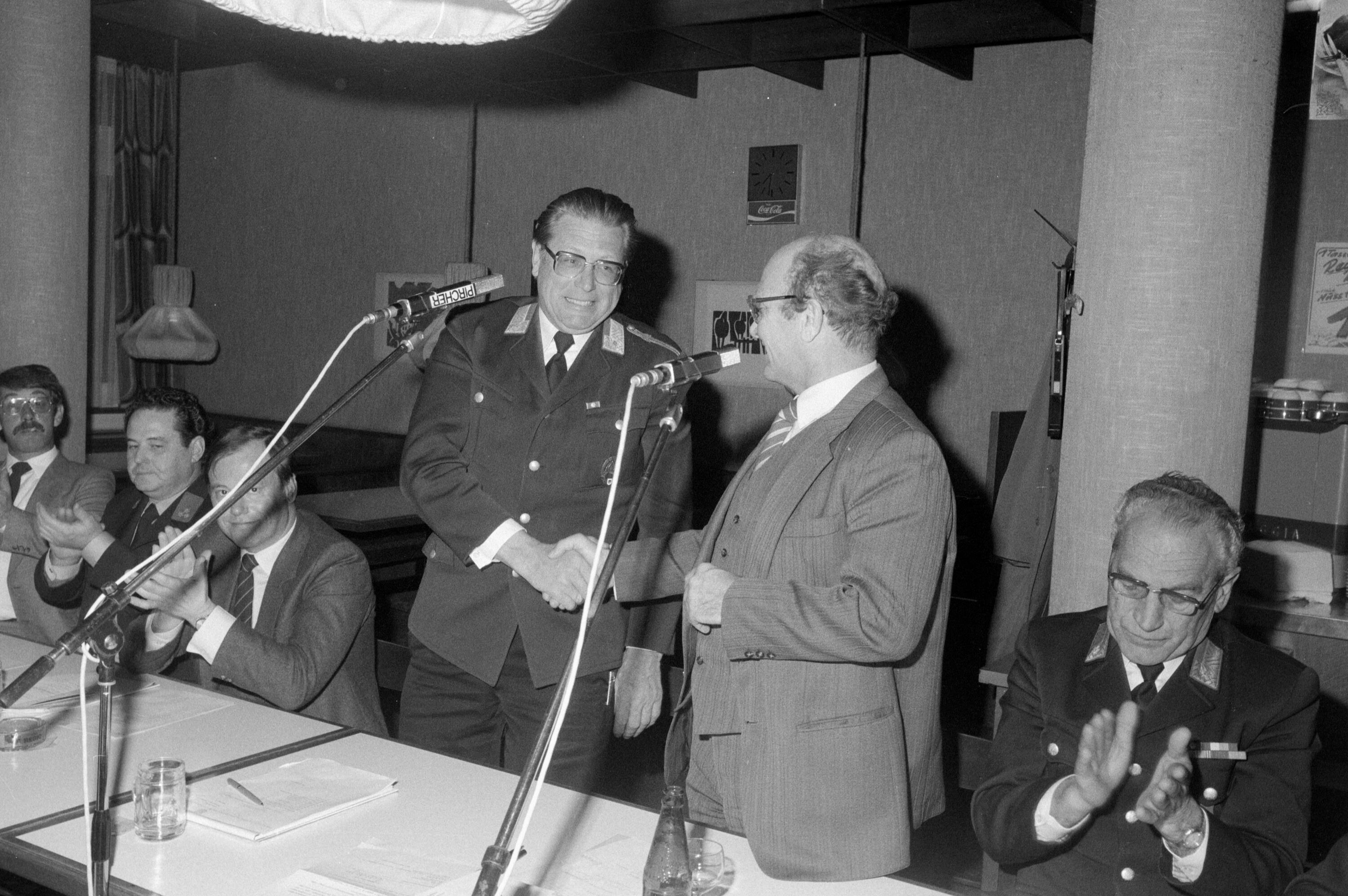 Jahreshauptversammlung der Bregenzer Feuerwehr samt Ehrung verdienter Feuerwehrmänner></div>


    <hr>
    <div class=