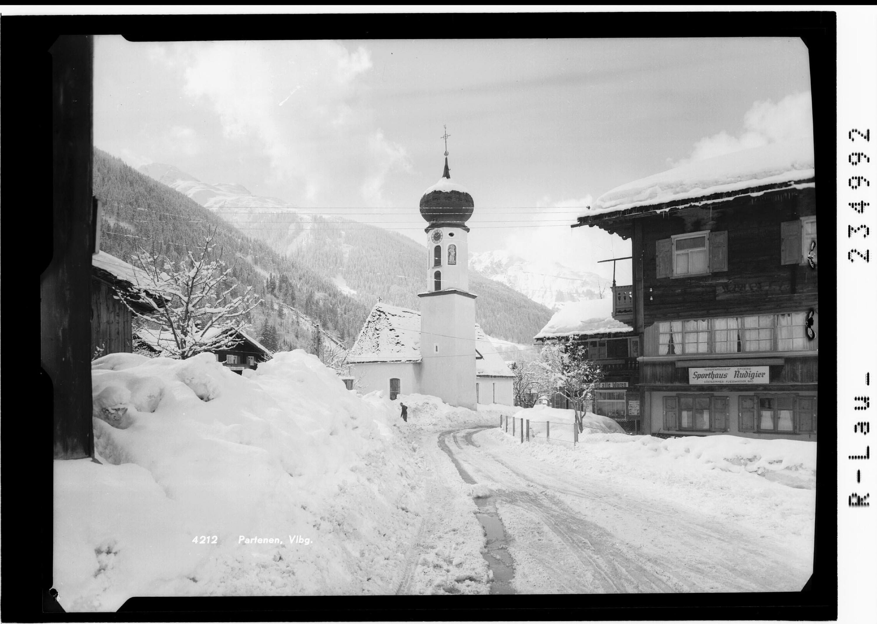 Partenen / Vorarlberg></div>


    <hr>
    <div class=