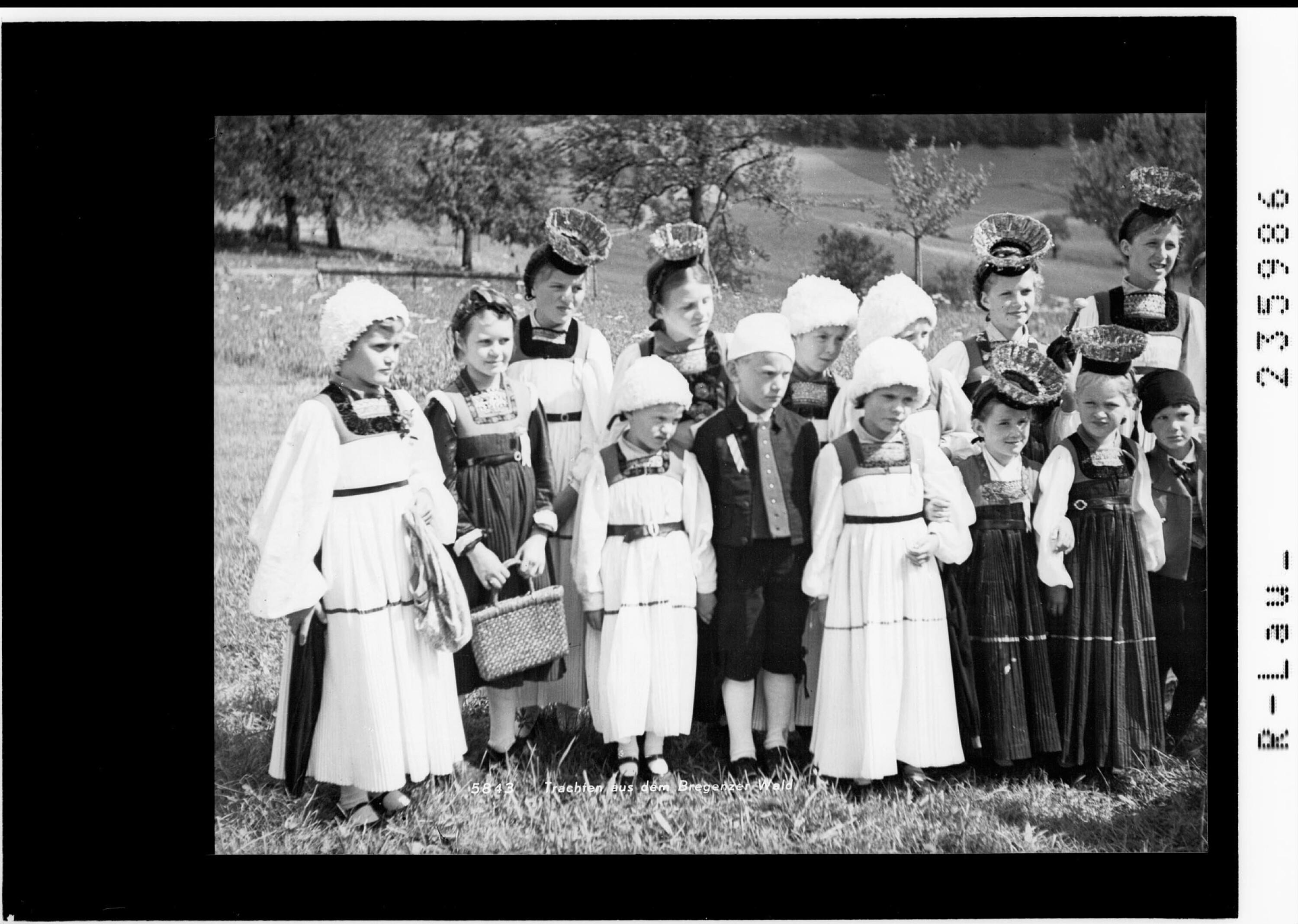 Trachten aus dem Bregenzer Wald></div>


    <hr>
    <div class=