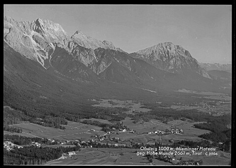 Obsteig 1000 m / Mieminger Plateau gegen Hohe Munde 2661 m / Tirol
