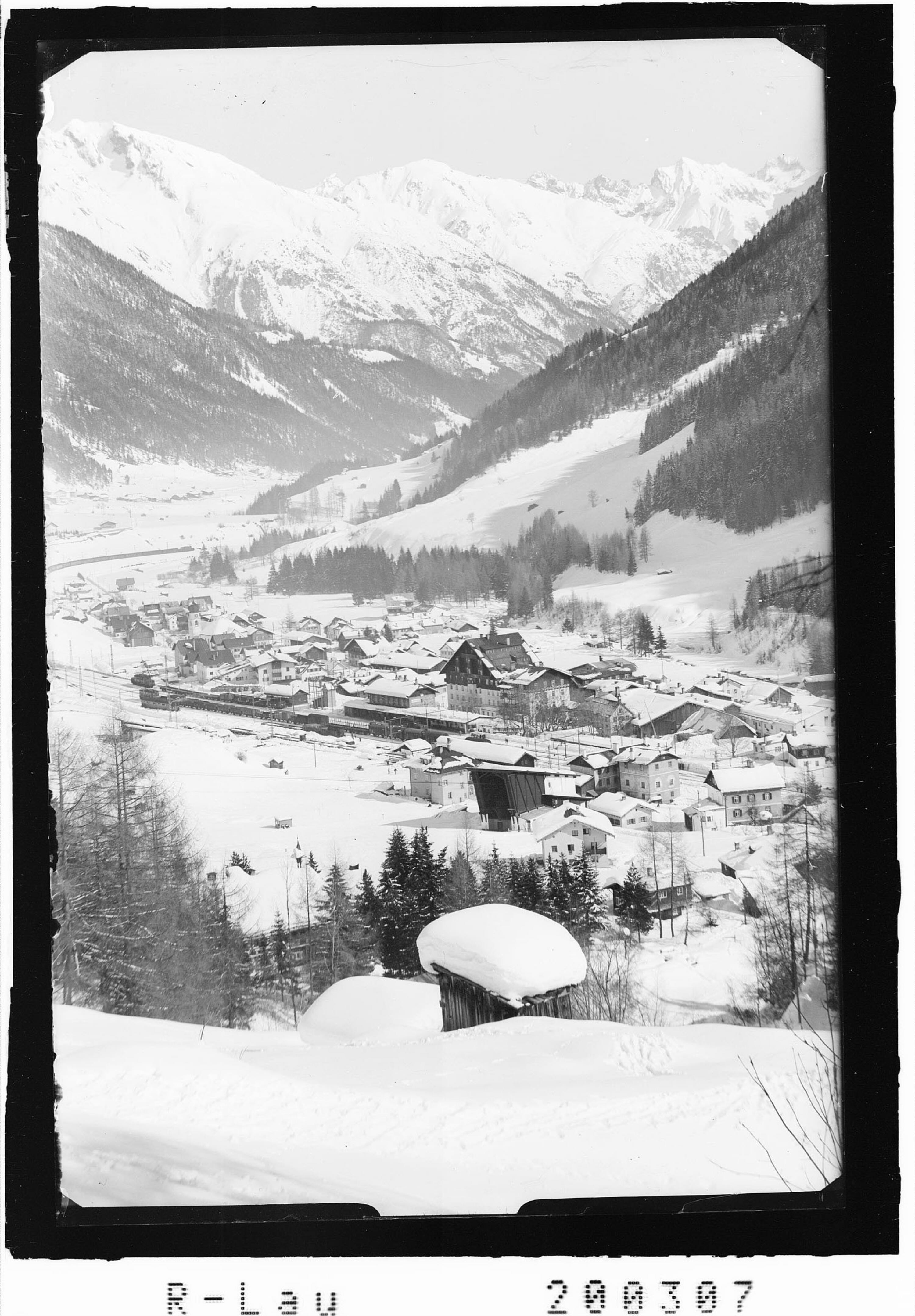 St.Anton am Arlberg 1304 m></div>


    <hr>
    <div class=