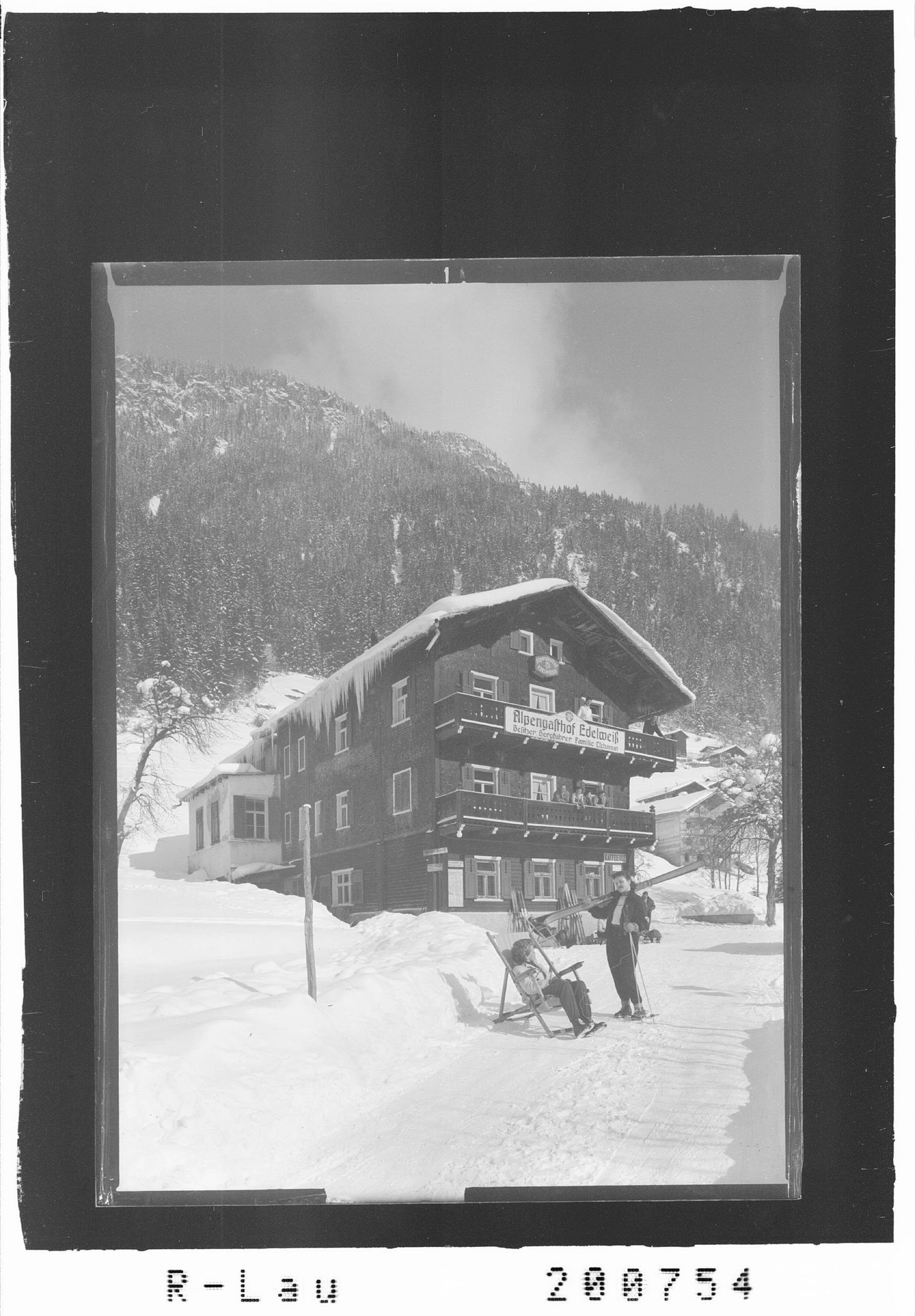 [Alpengasthof Edelweiss in Gaschurn]></div>


    <hr>
    <div class=