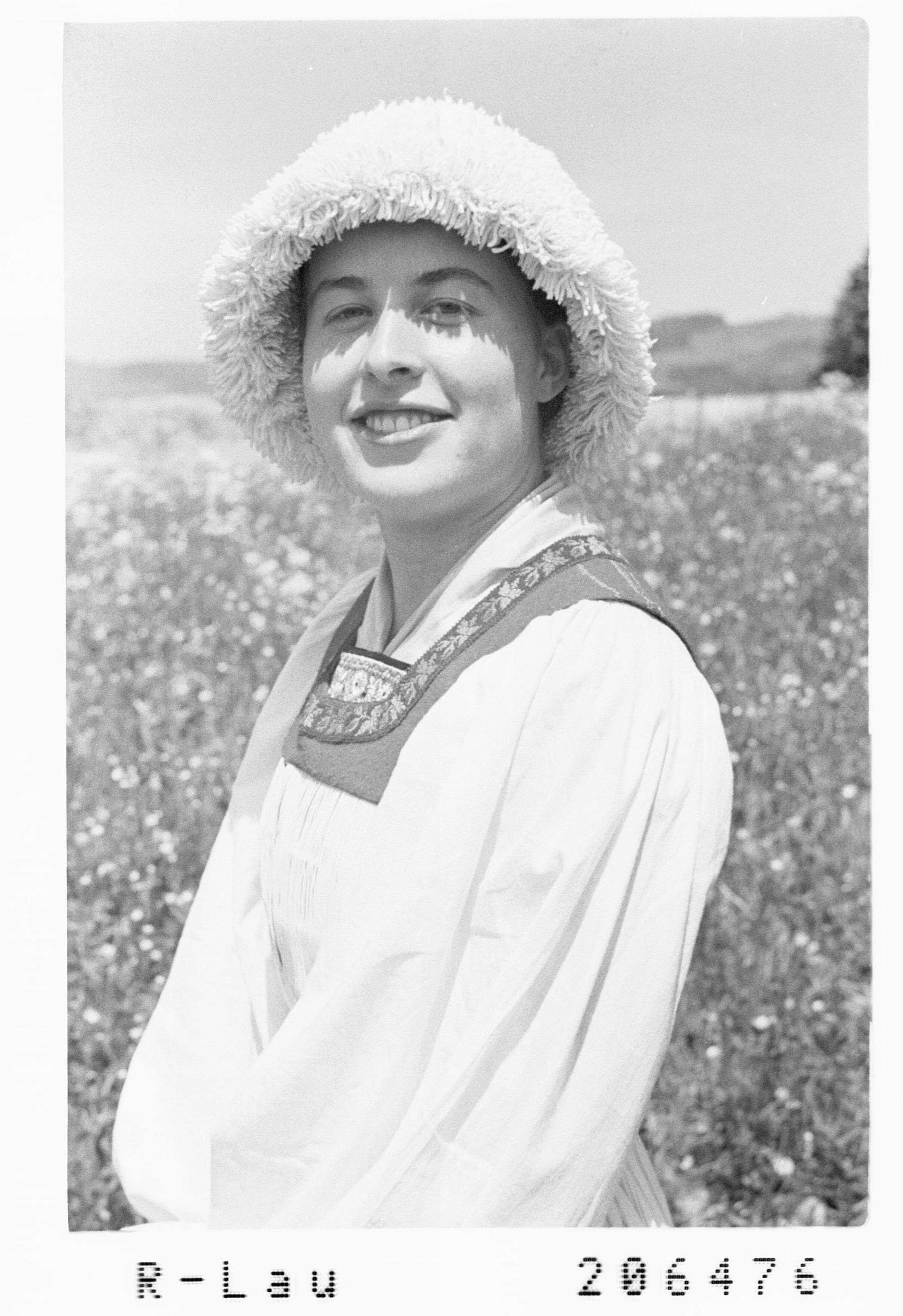 [Bregenzerwälderin mit Bregenzerwälder Tracht]></div>


    <hr>
    <div class=