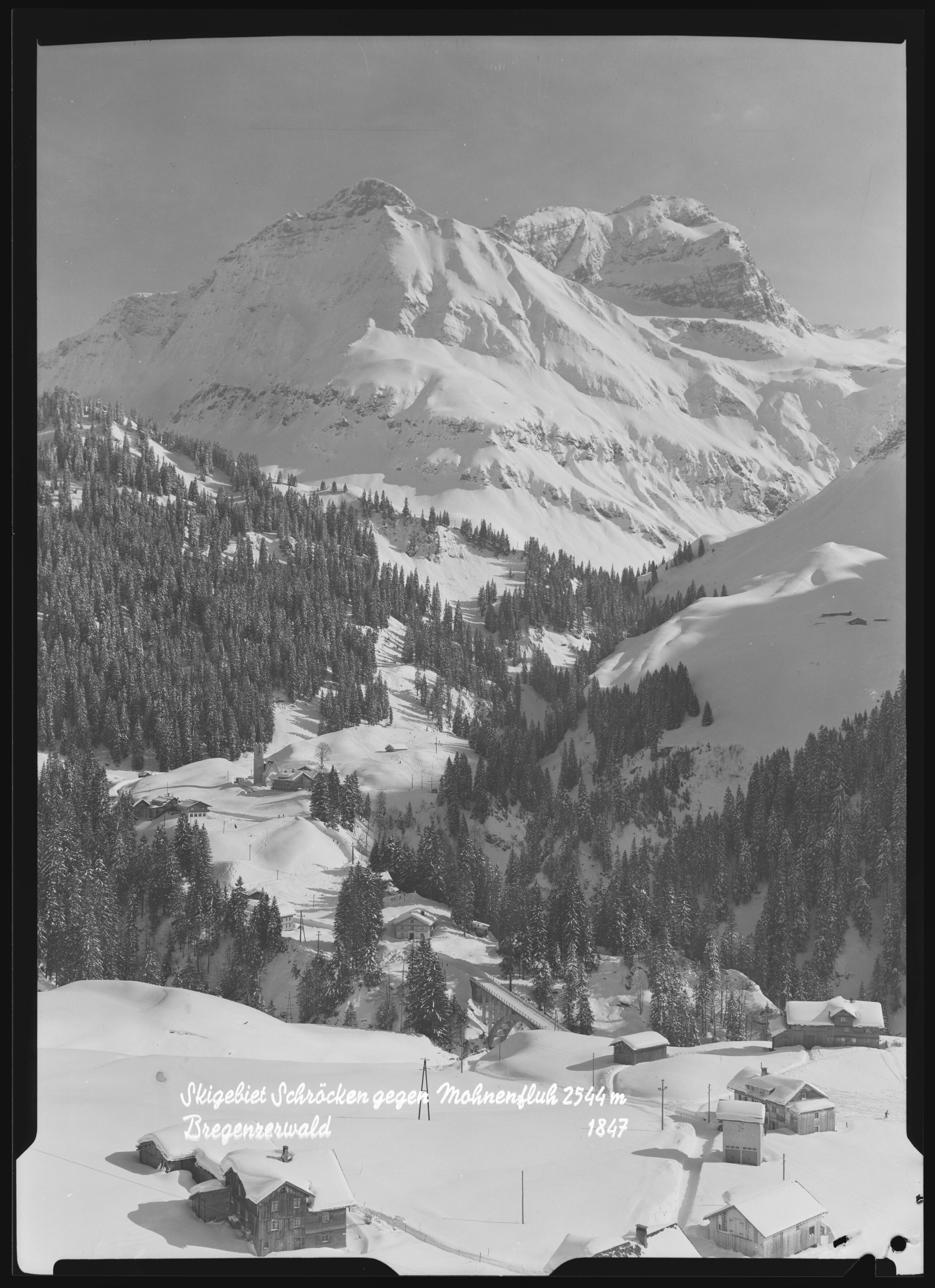 Skigebiet Schröcken gegen Mohnenfluh 2544 m Bregenzerwald></div>


    <hr>
    <div class=