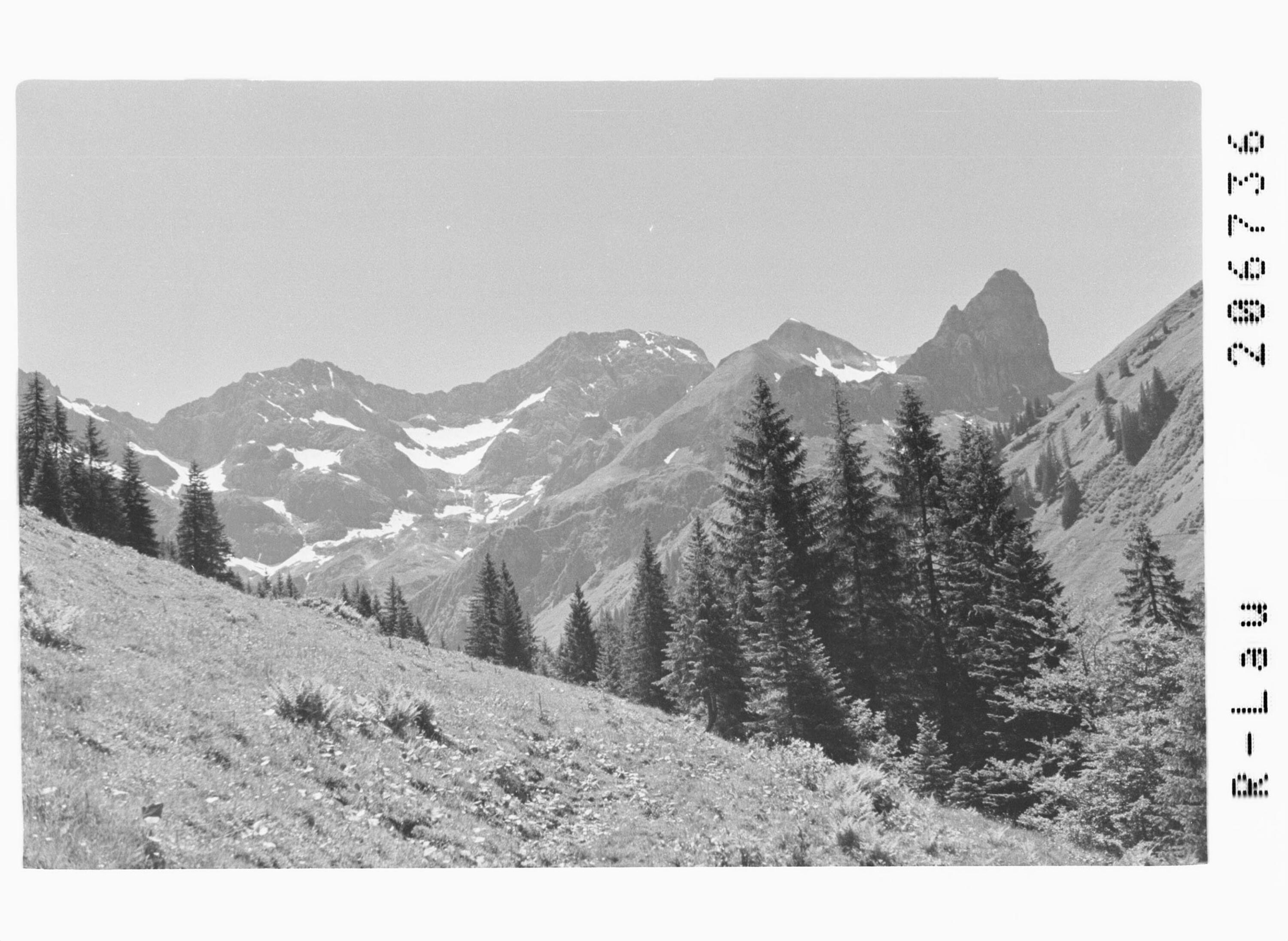 [Gräsalper Alpe mit Zitterklapfen und Annalper Stecken]></div>


    <hr>
    <div class=