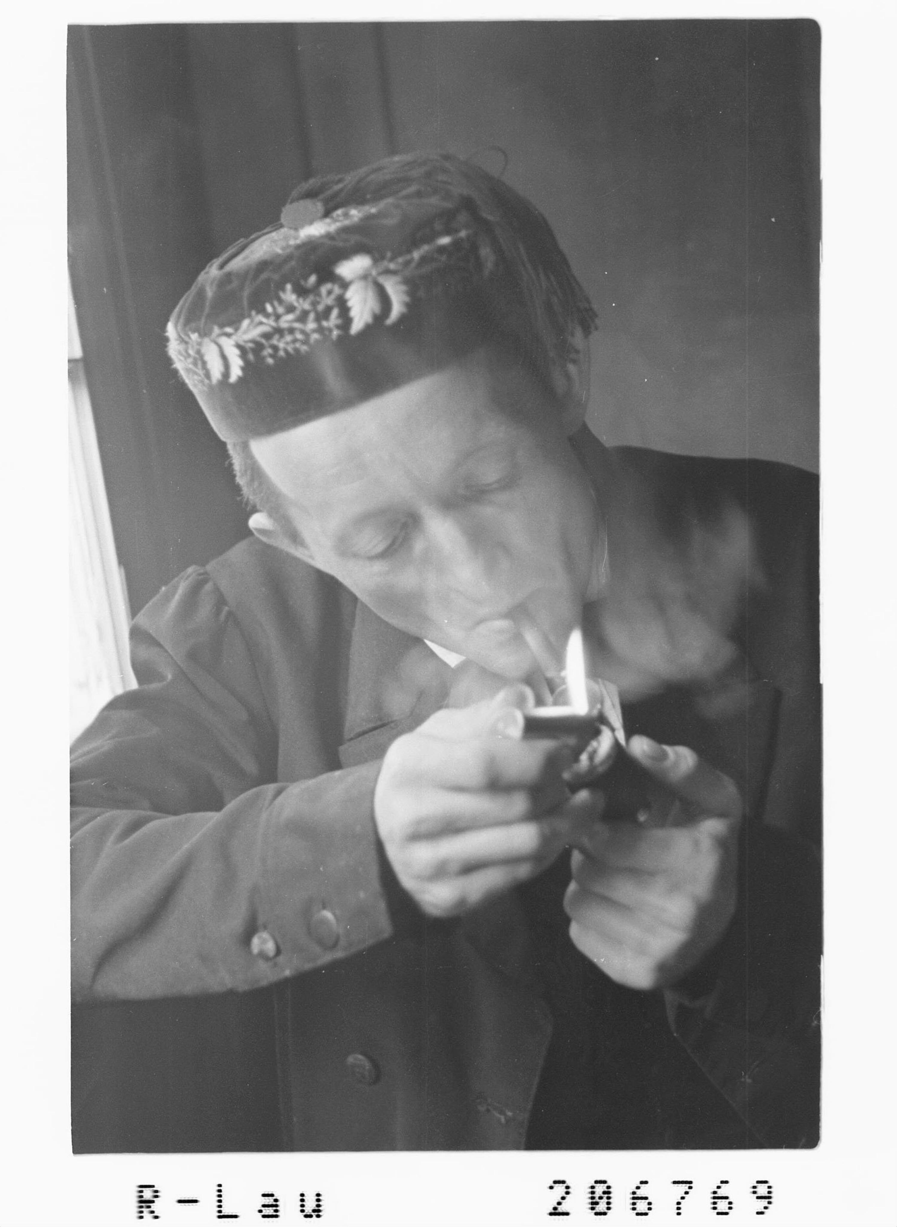 [Bregenzerwälder in Tracht]></div>


    <hr>
    <div class=