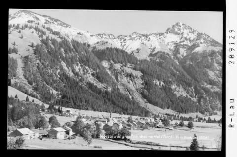 Nesselwängle, Tannheimertal / Tirol : [Nesselwängle mit Hahnenkamm und Gaichtspitze]