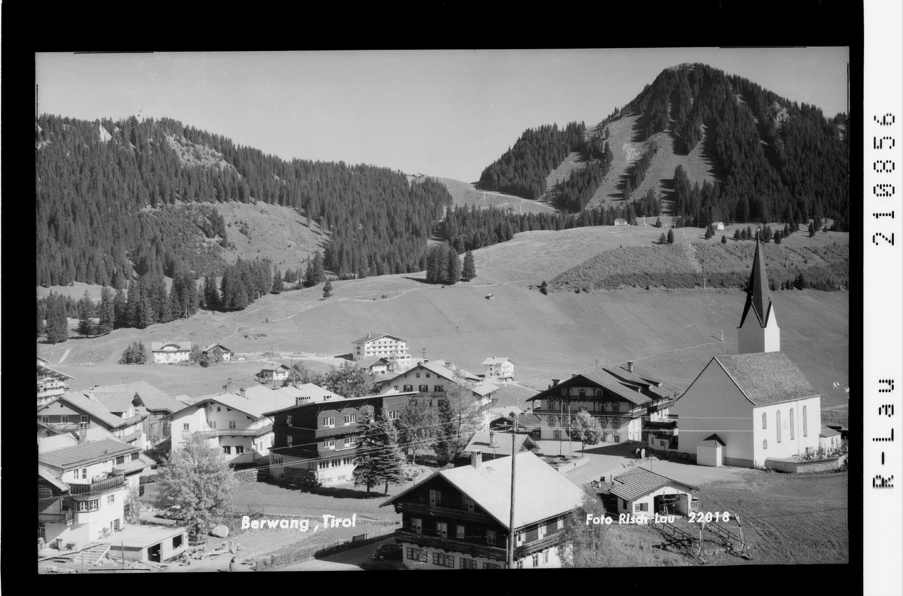 Berwang, Tirol></div>


    <hr>
    <div class=