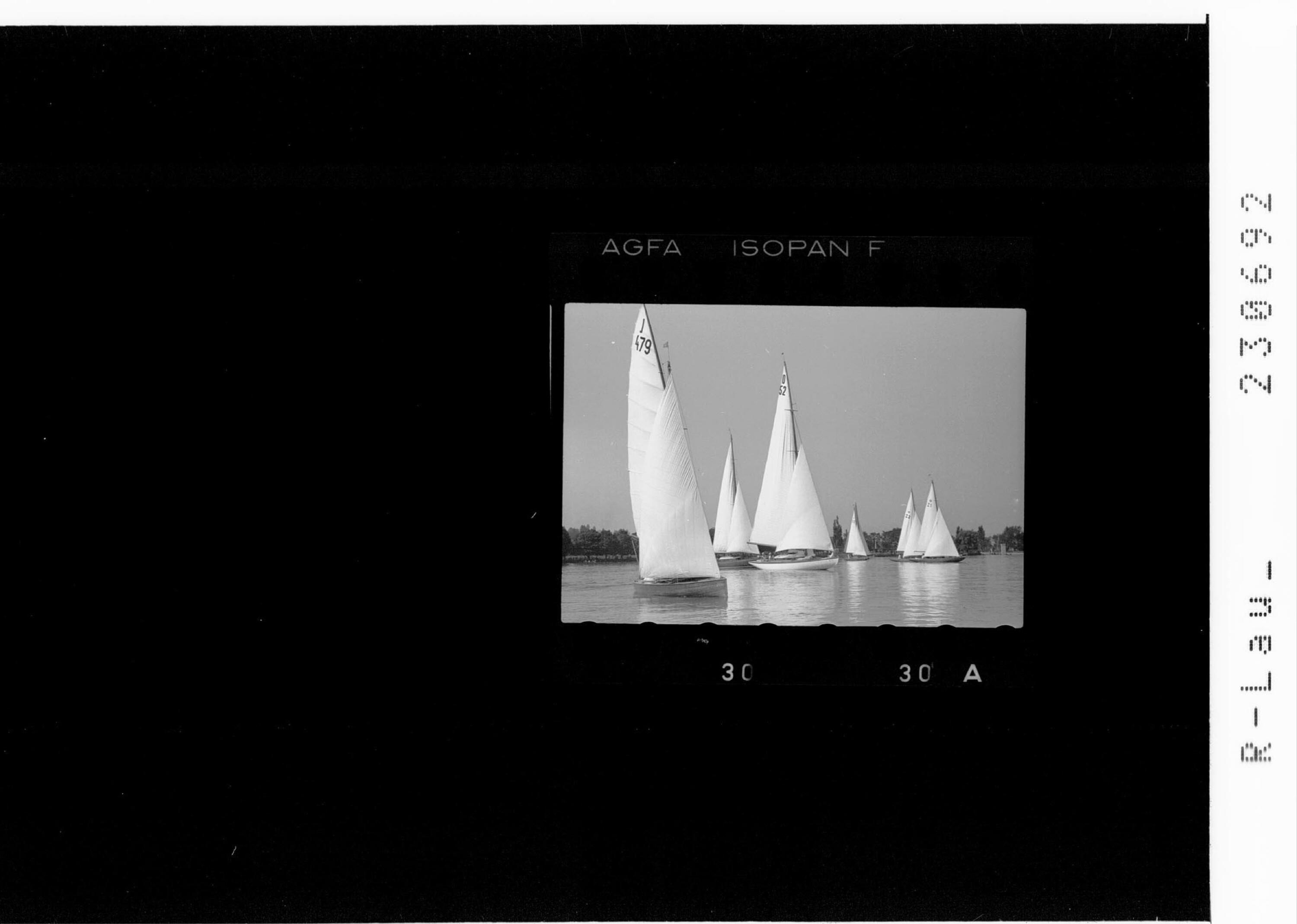 [Segelregatta in der Bregenzer Bucht]></div>


    <hr>
    <div class=