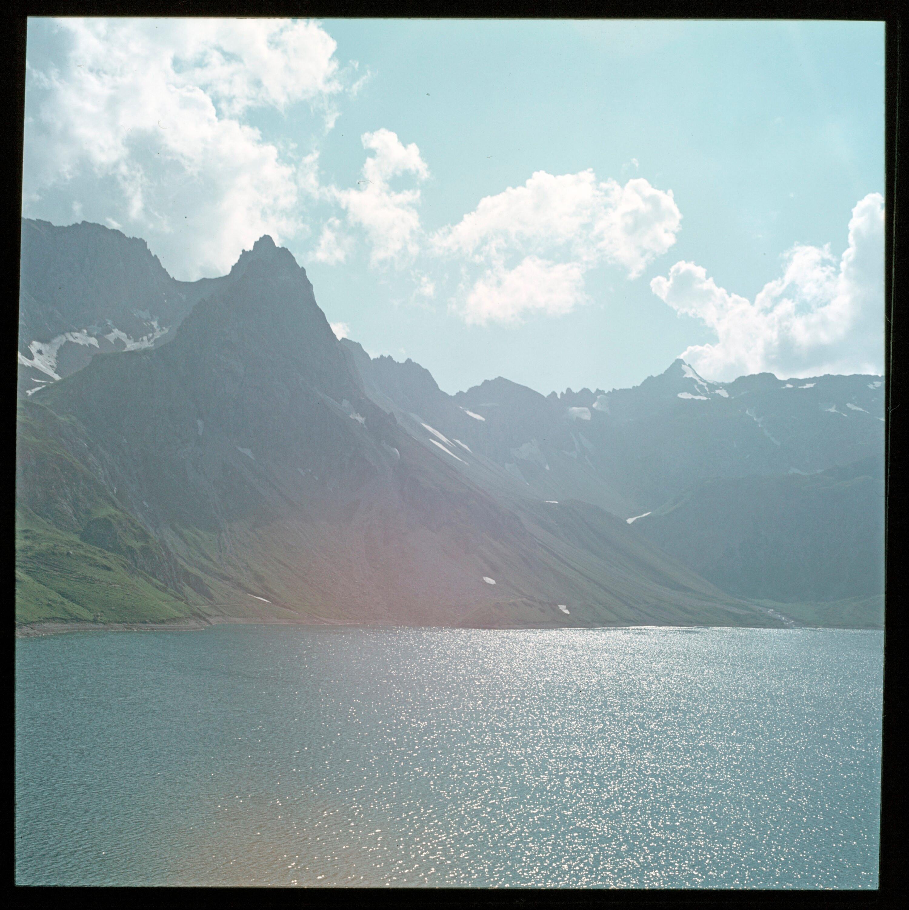 Lünersee></div>


    <hr>
    <div class=