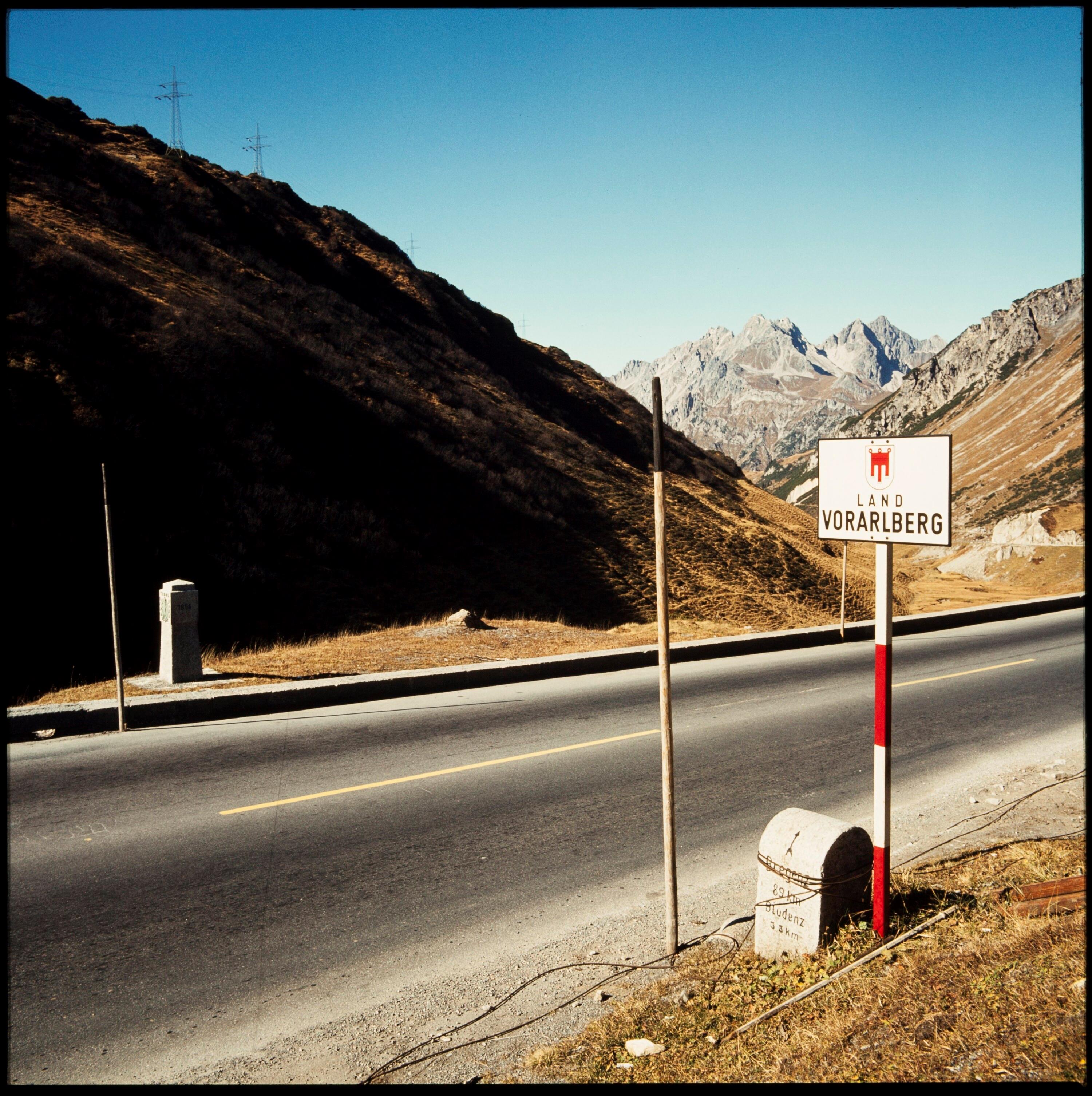 An der Grenze: Arlberg></div>


    <hr>
    <div class=