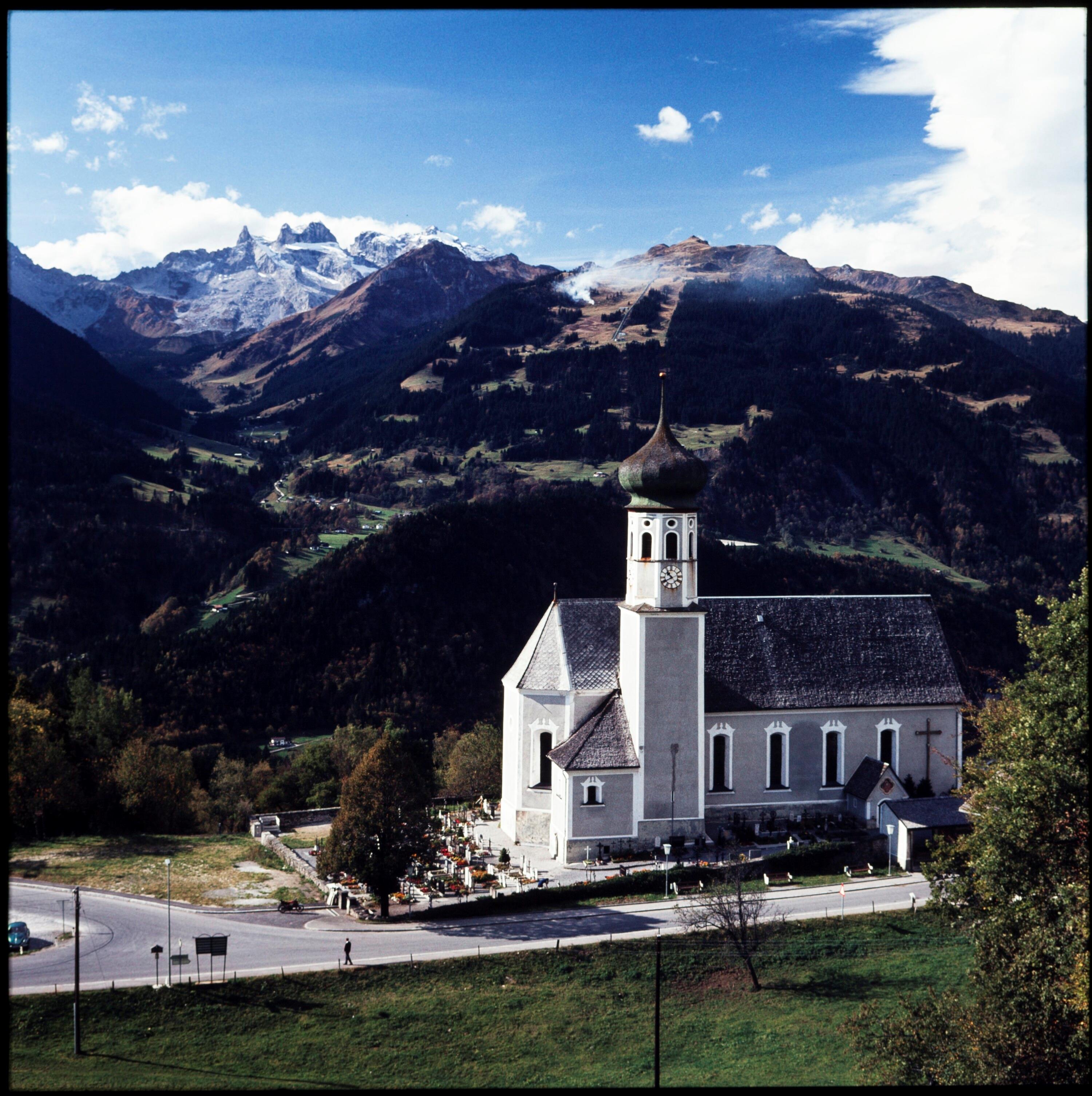 Bartholomäberg - Kirche></div>


    <hr>
    <div class=