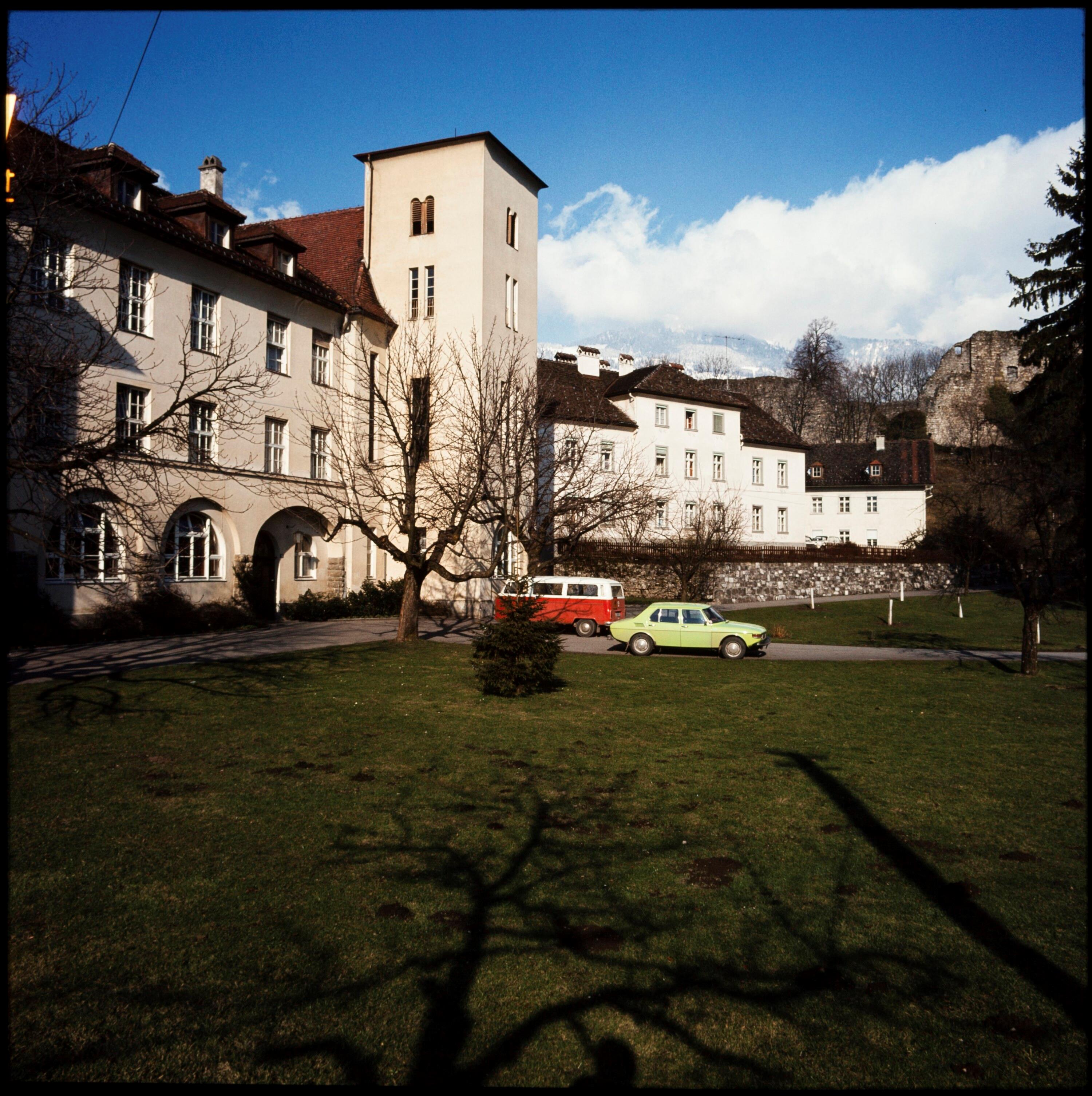 Jagdberg></div>


    <hr>
    <div class=