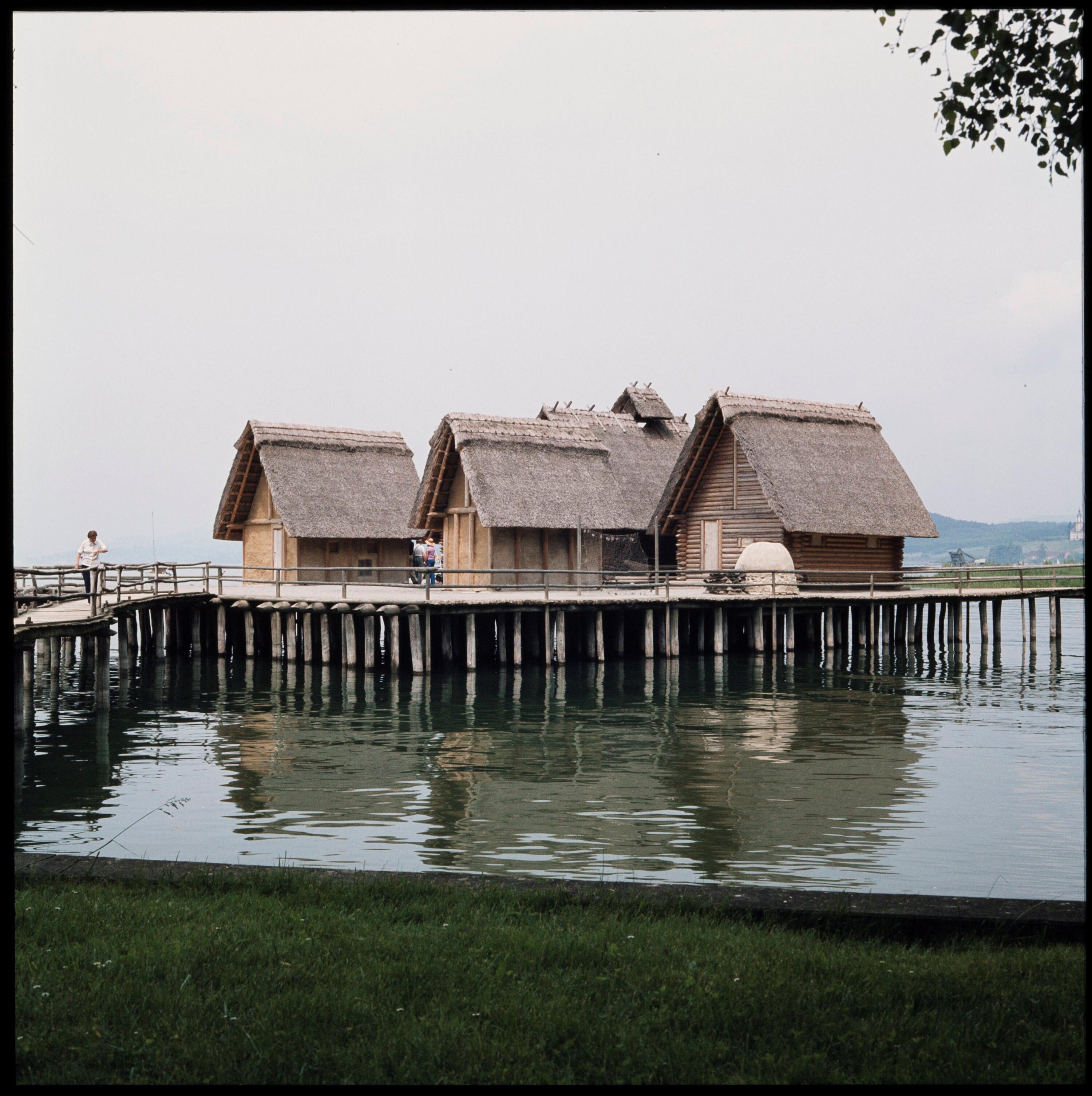 Unteruhldingen - Pfahlbauten></div>


    <hr>
    <div class=