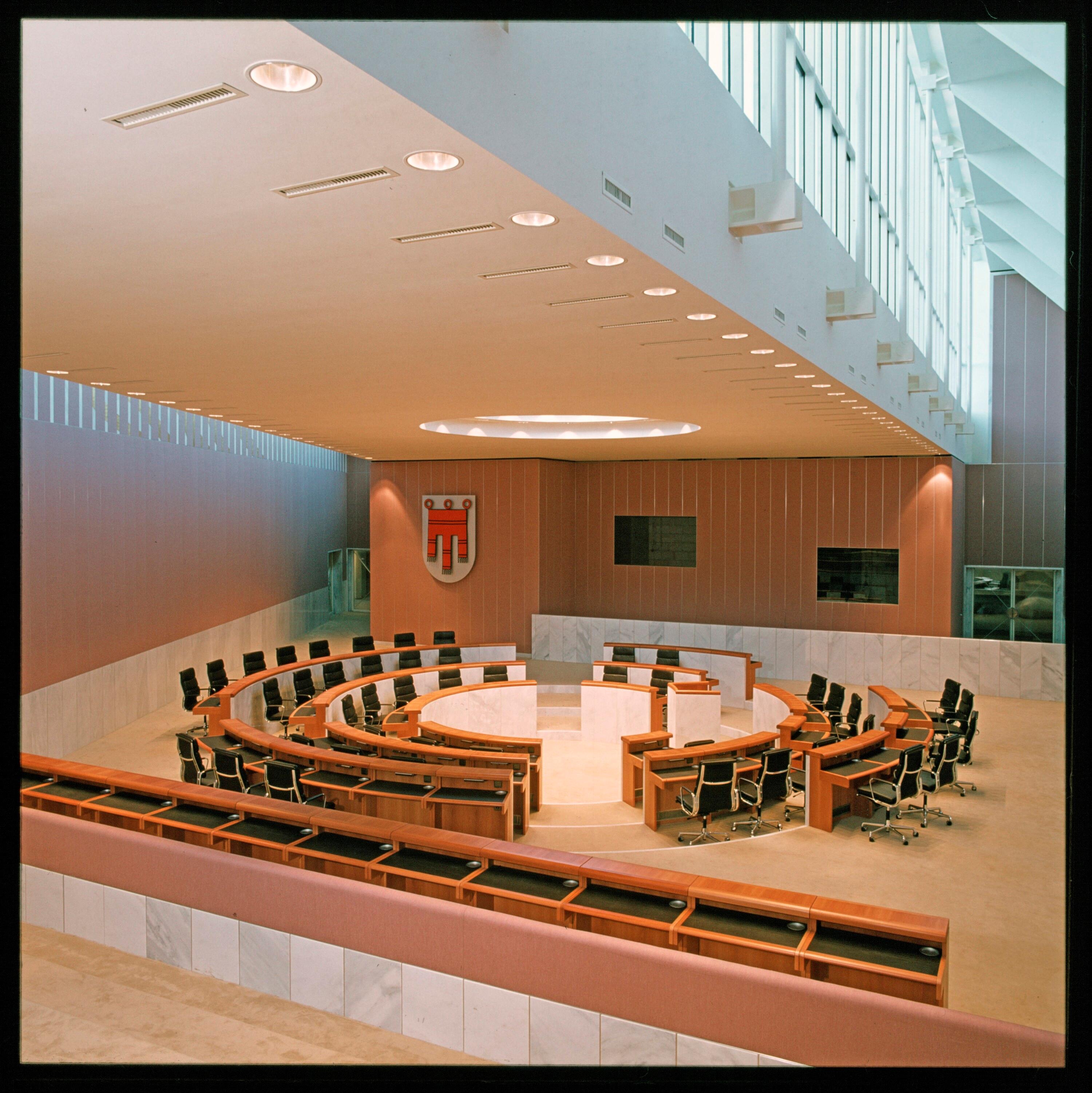 Landtagssaal></div>


    <hr>
    <div class=