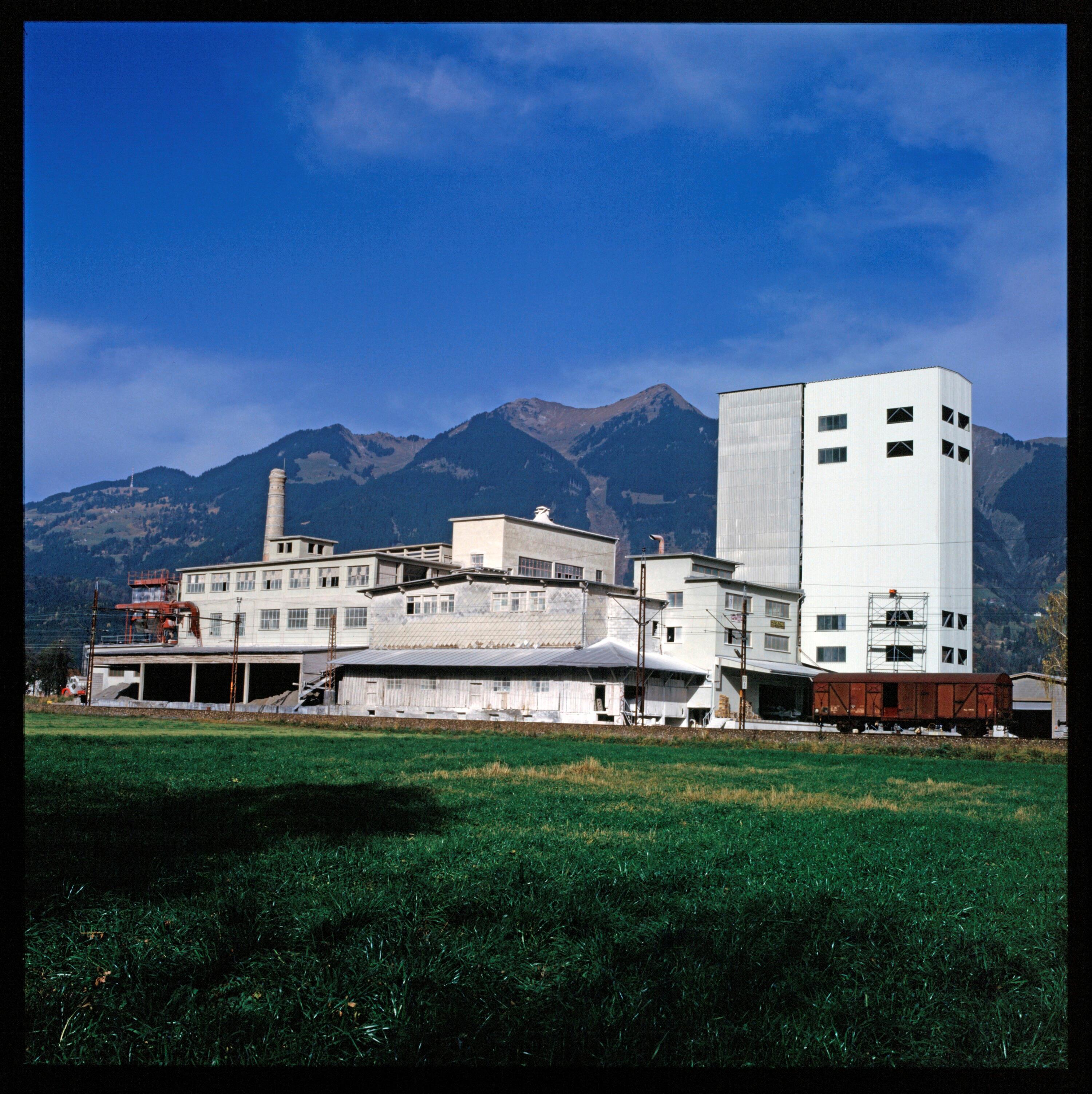 Zementfabrik in Ludesch></div>


    <hr>
    <div class=