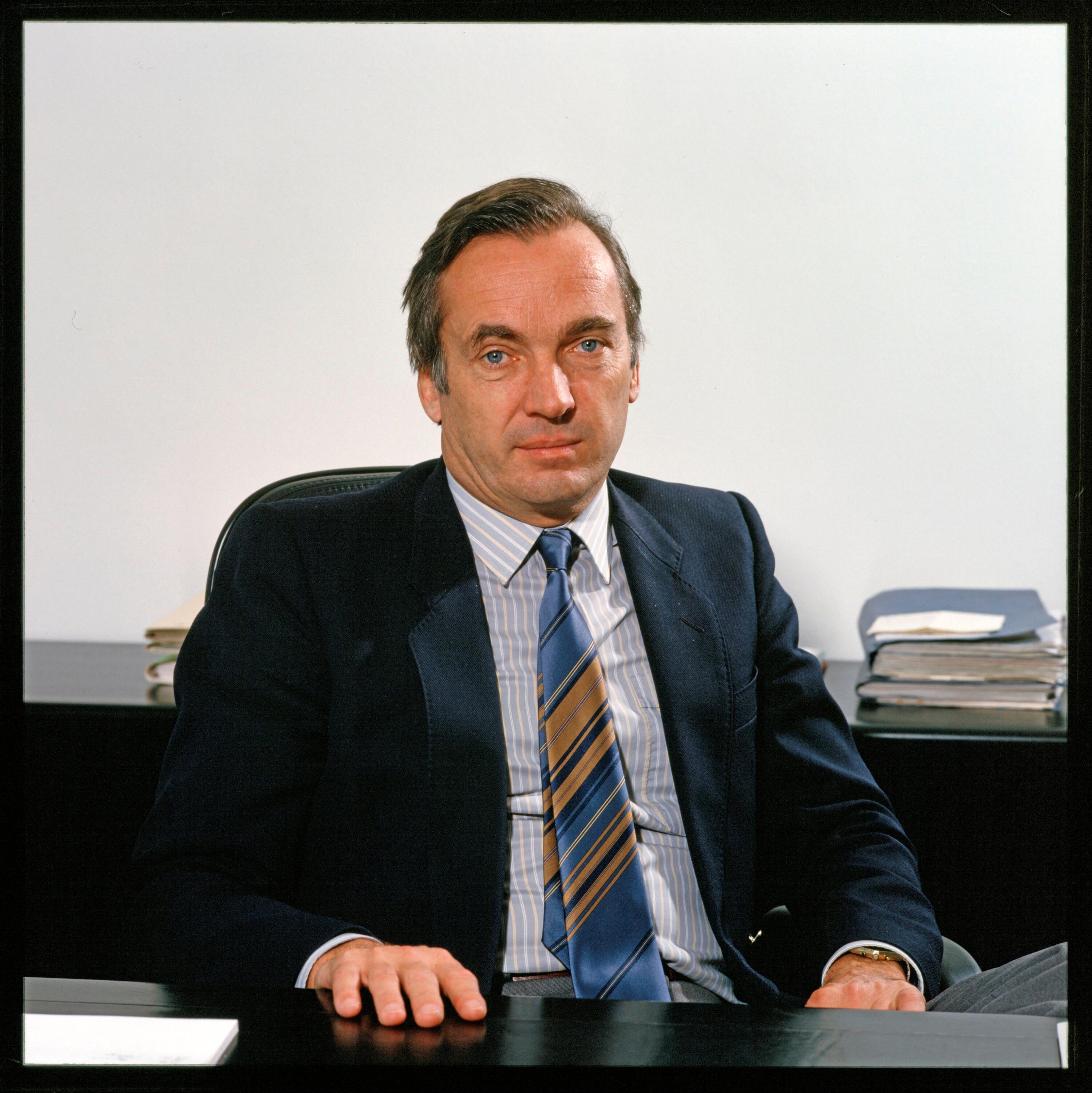 Landesrat Lins, Porträt></div>


    <hr>
    <div class=