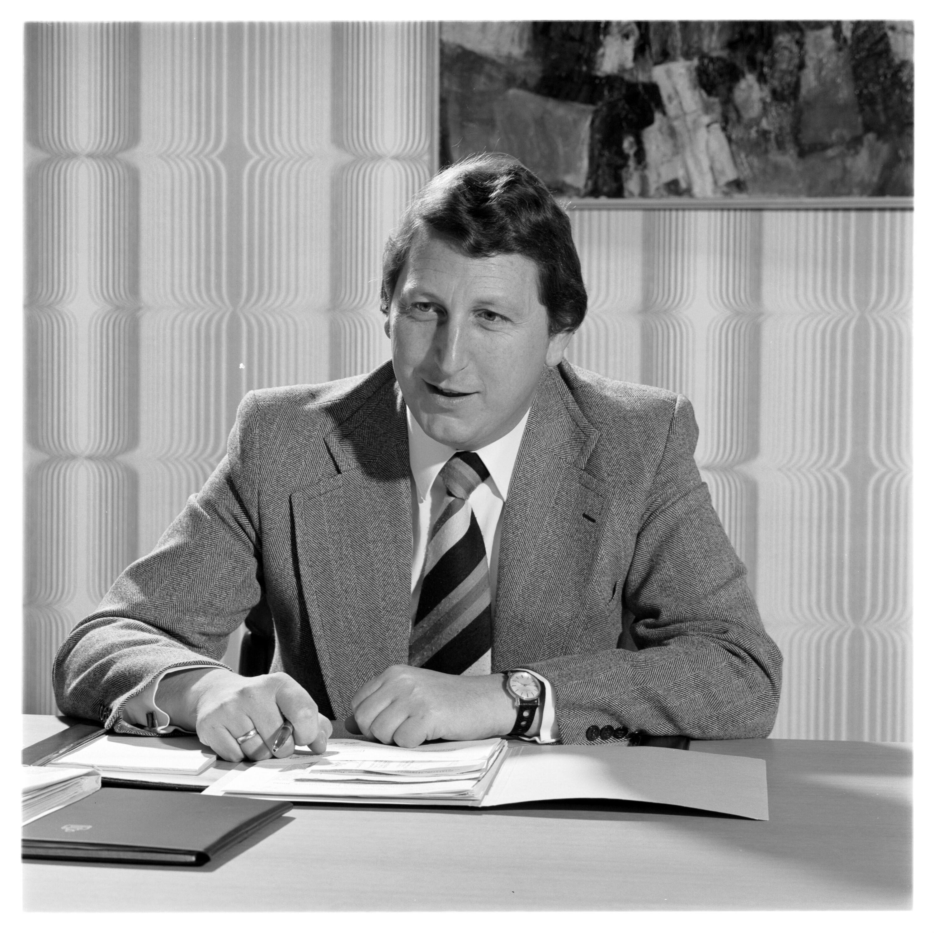 Landesrat Mayer, Porträt></div>


    <hr>
    <div class=