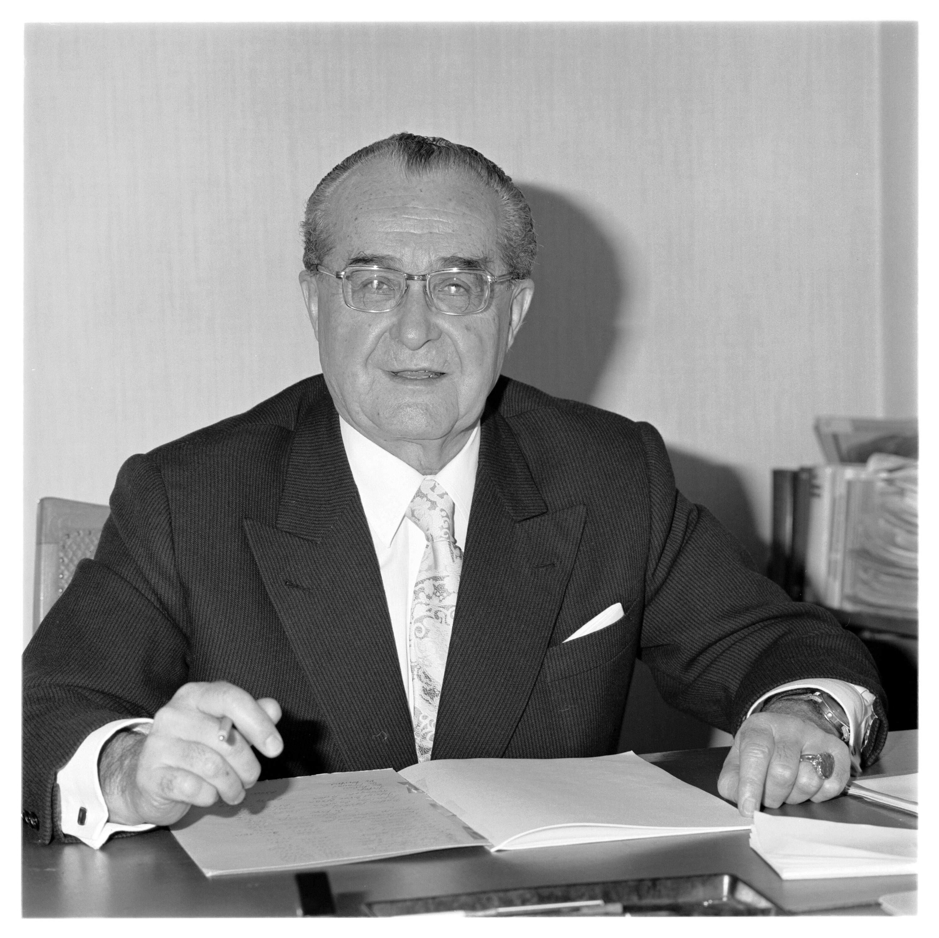 Hofrat Pontesegger, Porträt></div>


    <hr>
    <div class=