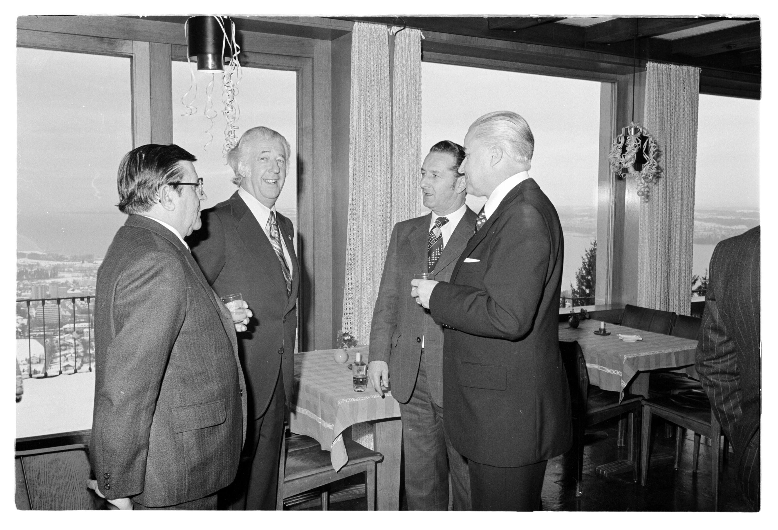 Diplomatenempfang am Gebhardsberg></div>


    <hr>
    <div class=