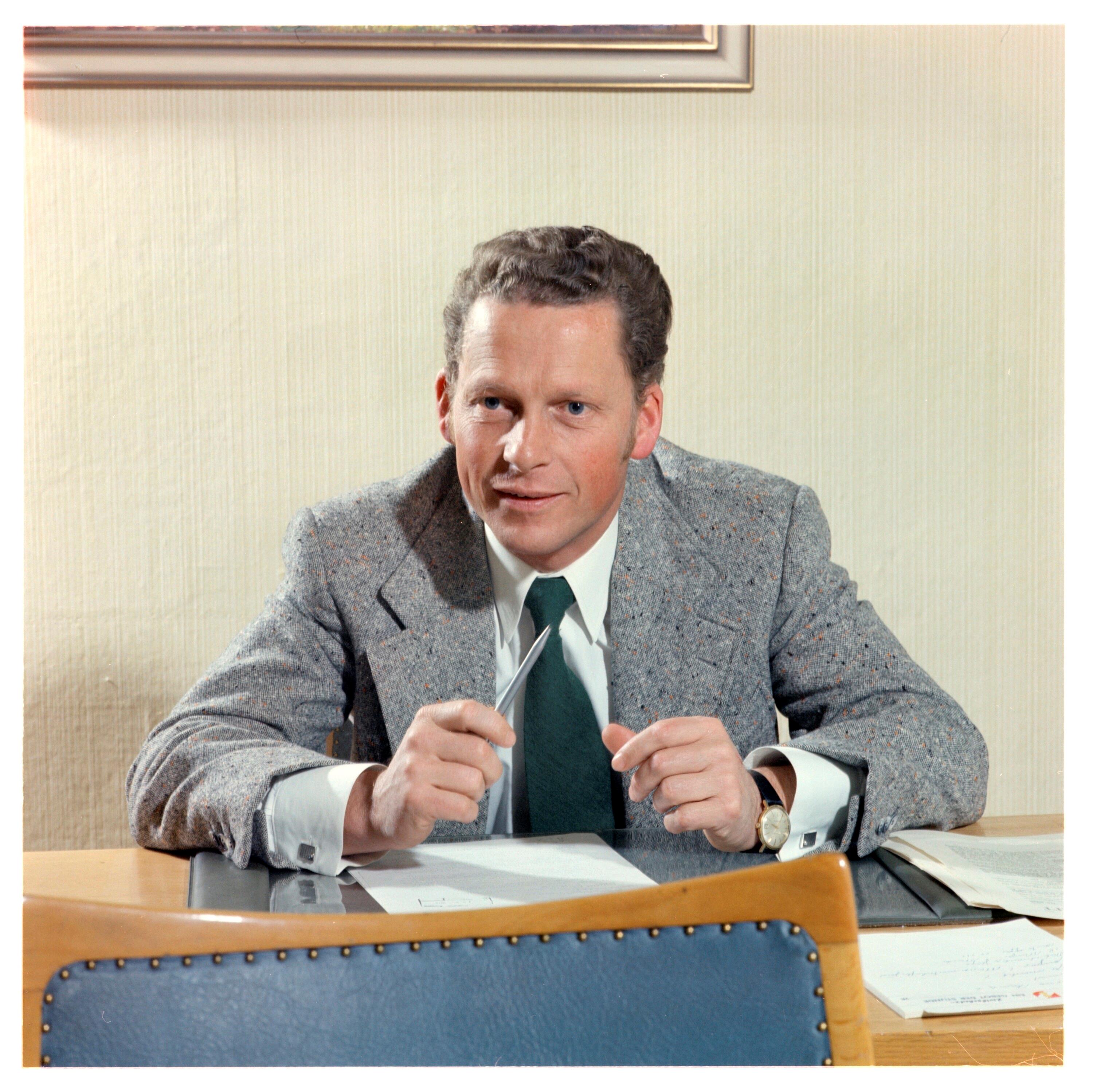 Landesrat Rüsch, Porträt></div>


    <hr>
    <div class=