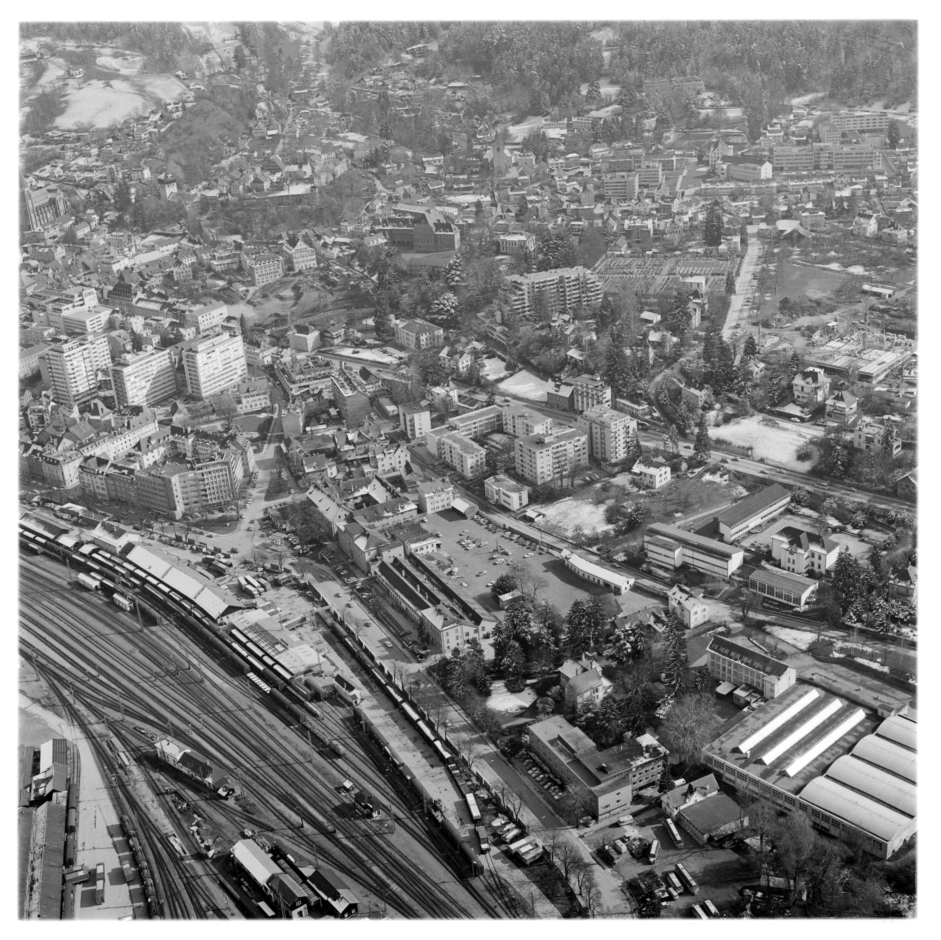 Bregenz></div>


    <hr>
    <div class=